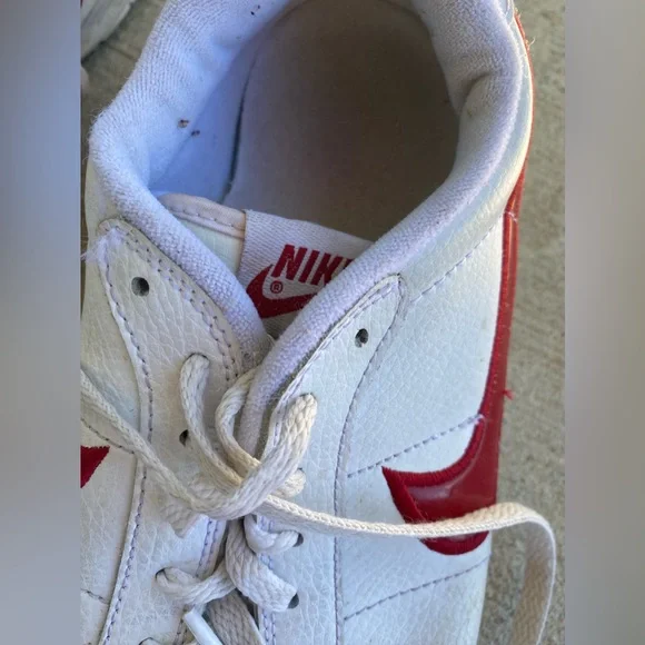 NIKE Stamina Red Swoosh Cheer Shoes Sneakers, Size 9 - Picture 2 of 7